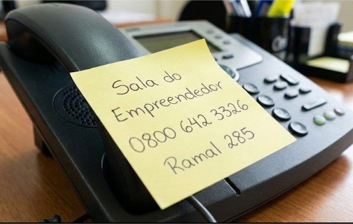 Atendimento Via Telefone